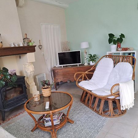 Gite De La Pivarderie Senille Buitenkant foto
