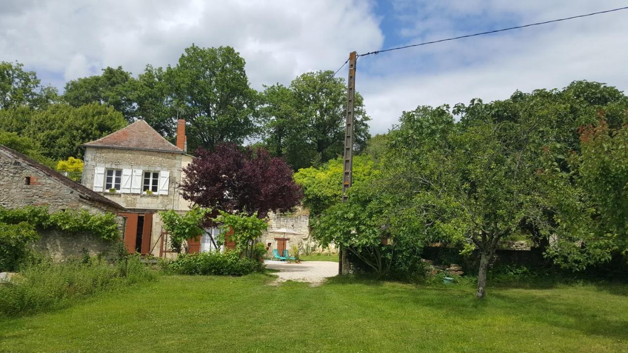 Gite De La Pivarderie Senille Buitenkant foto