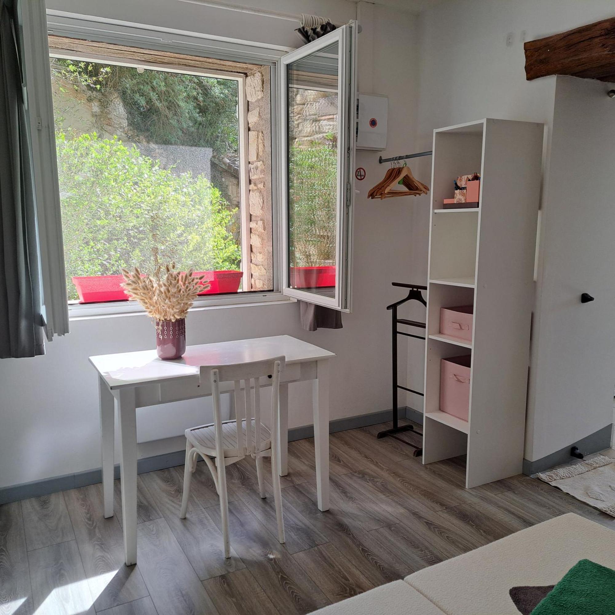 Gite De La Pivarderie Senille Buitenkant foto