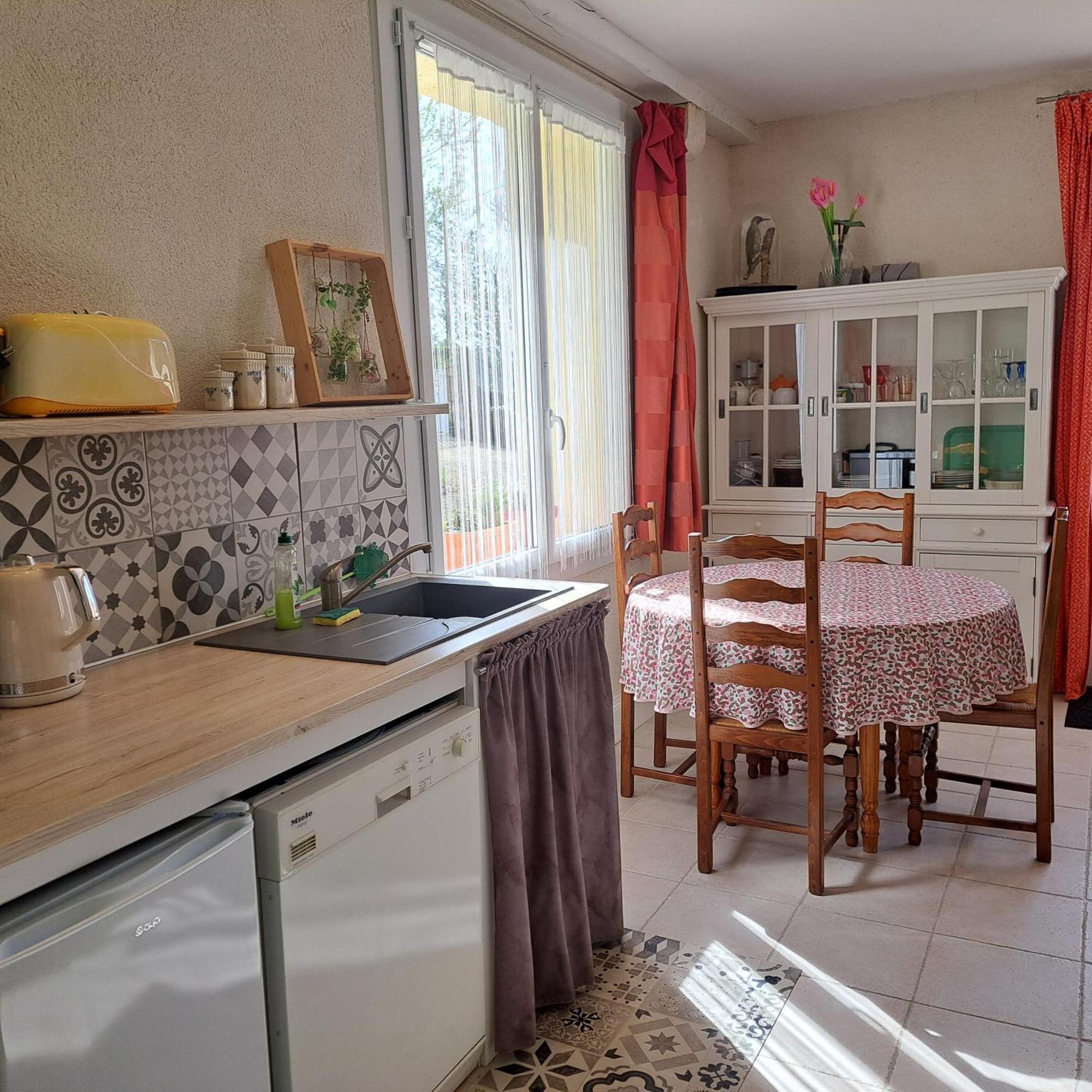 Gite De La Pivarderie Senille Buitenkant foto